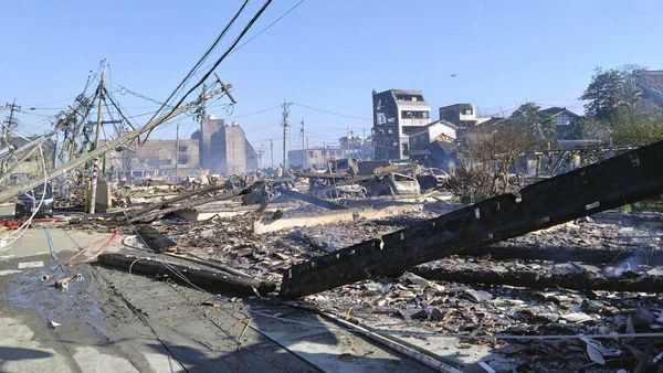 Japan: ఒకే రోజు 155 భూకంపాలు-సునామీ హెచ్చరికలు మాత్రం..వణికిపోతున్న జపాన్...!