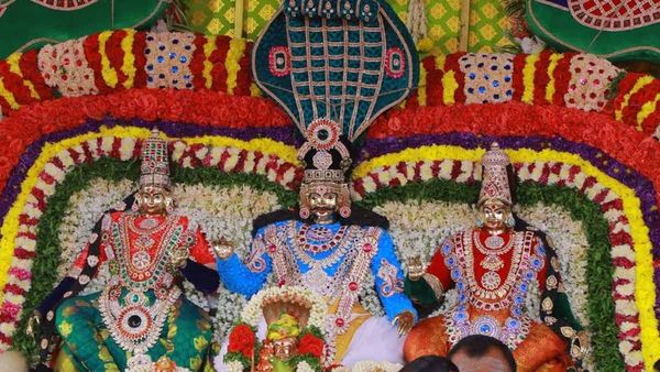 Komuravelli: ఘనంగా కొమురవెళ్లి మల్లన్న కల్యాణం.. పట్టు వస్త్రాలు సమర్పించిన మంత్రులు..