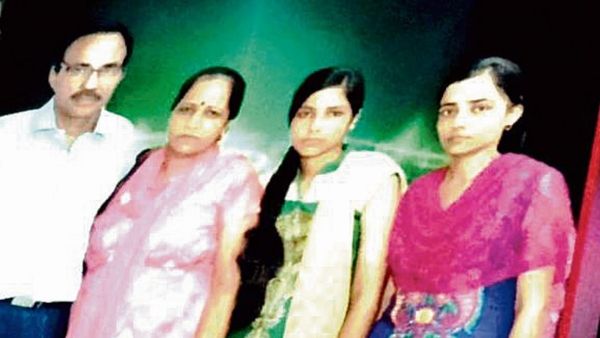 విషాదం : ఒకే కుటుంబానికి చెందిన ఐదుగురు సూసైడ్‌..