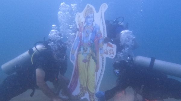 అంతా రామమయం: సముద్రగర్భంలో నిలువెత్తు శ్రీరాముడు; లక్షకు పైగా మొక్కలతో ఠీవిగా శ్రీరాముడు!!