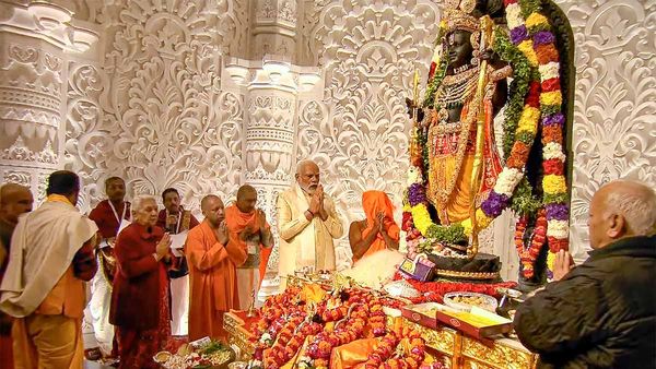 ఒళ్ళు పులకింపజేసిన అయోధ్య అద్భుత ఘట్టం: తెలంగాణాలో ఉప్పొంగిన భక్తి ప్రవాహం!!