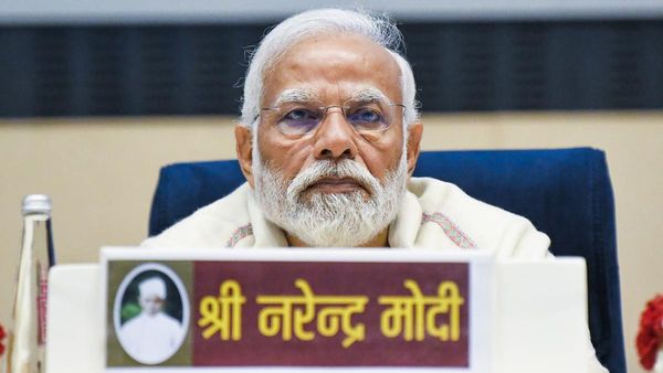 ప్రధానిగా మోదీకి ధీటైన ప్రత్యర్ధి, సీన్ ఛేంజ్ - ఆ ఇద్దరికీ చెక్..!!