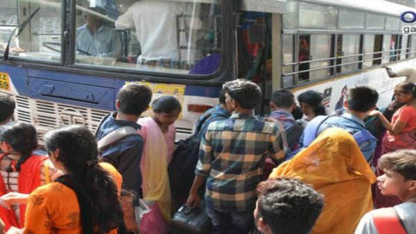 సంక్రాంతికి ప్రత్యేక బస్సులు నడుపుతున్న ఏపీఎస్ఆర్టీసీ; ప్రత్యేక రైళ్ళను పెంచిన రైల్వే!!