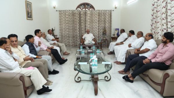 మంచి అవకాశం ఇచ్చిన మోదీ, మాజీ ప్రధానికి లక్కీచాన్స్, లోక్ సభ ఎన్నికలకు ముందే ఇలా !