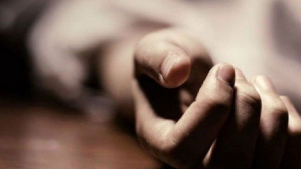 అంగన్ వాడి టీచర్ ఏం చేసిందంటే ?, గ్రామస్తుల ఫిర్యాదు, తహసిల్దార్ ముందే ఆత్మహత్యాయత్నం !