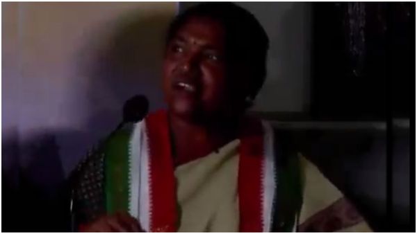 మంత్రి సీతక్క ప్రెస్‌మీట్‌లో మాట్లాడుతుండగా..: అనూహ్య ఘటనతో కలకలం