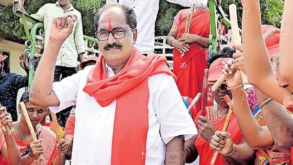 తమ్మినేని వీరభద్రంకు గుండెపోటు