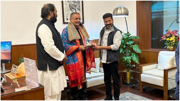 యూపీఎస్సీ మోడల్‌లో టీఎస్‌పీఎస్సీ: ఛైర్మన్‌తో రేవంత్ భేటీ: పూర్తిస్థాయి ప్రక్షాళన