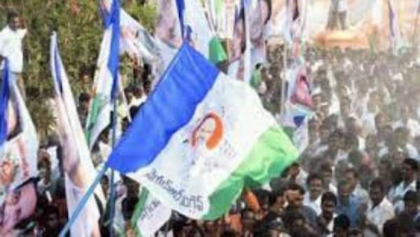 వైసీపీ ఇన్ ఛార్జ్ ల మార్పులతో సీట్లు కోల్పోయిన సిట్టింగ్ లు వీరే..!