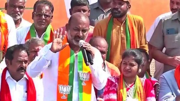 బీఆర్ఎస్‌తో పొత్తా..?: చెప్పులు చూపించమన్న బండి సంజయ్