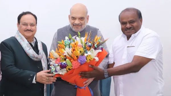 మోదీ, అమిత్ షా స్కెచ్, కాంగ్రెస్ లో కలవరం, అయోమయంలో సుమలత, సీట్లు డివైడ్ చేసిన ఢిల్లీ!