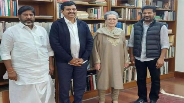 సోనియా గాంధీని కలిసిన సీఎం రేవంత్ రెడ్డి: పథకాల అమలు, కీలక అంశాలపై చర్చ