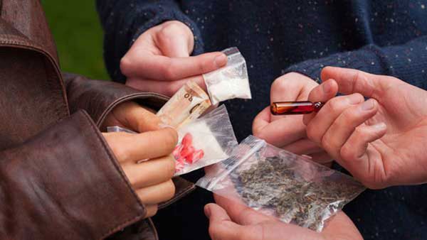 ఇంటర్నేషనల్ డ్రగ్స్ దందా సూత్రధారిగా ప్రముఖ నిర్మాత