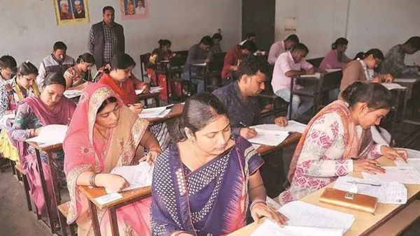 ఏపీ టెట్, డీఎస్సీ షెడ్యూల్స్ మారతాయా ? గ్యాప్ పై తేల్చనున్న హైకోర్టు..!