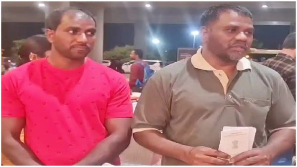 దుబాయ్ కోర్టు క్షమాభిక్షతో 18 ఏళ్ల తర్వాత స్వదేశానికి ఐదుగురు తెలంగాణ వాసులు: కేటీఆర్ కృషి