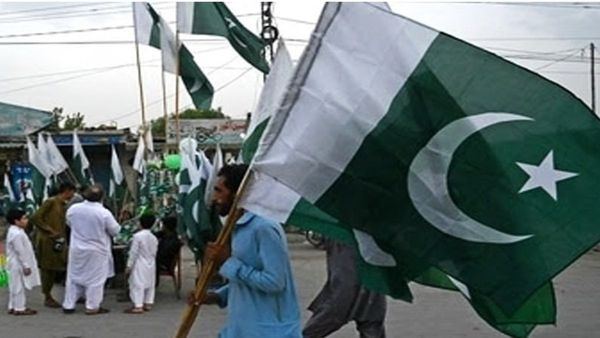 పాకిస్తాన్ ఎవరిది..?: హోరాహోరీ పోరు