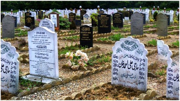 స్మశానవాటికలో పంచాయితీ, ఎక్కడి నుంచి ఎక్కడికి వెళ్లిందంటే ?, గూటం తెచ్చిన గొడవలతో కథ !