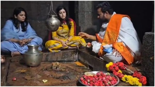 జోగులాంబ ఆలయంలో నారా బ్రాహ్మణ ప్రత్యేక అభిషేకాలు (వీడియో)