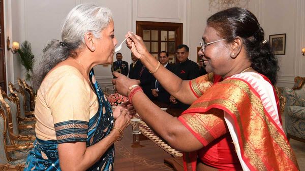 తీపి ఎవరికి..?