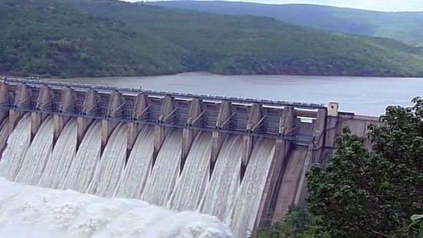 Srisailam: శ్రీశైలం ప్రాజెక్టు డెంజర్ బెల్స్.. సాగు నీరుకాదు.. తాగు నీరూ కష్టమే..!