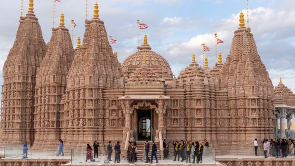 Dubai: దుబాయ్ లో తొలి హిందు దేవాలయం.. ప్రారంభించనున్న ప్రధాని మోడీ..