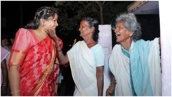 Vangalapudi Anitha: అనితమ్మ పల్లె పలకరింపు.. అందుకేనా!!