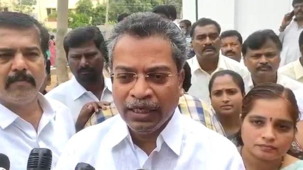 వైసీపీ ఎమ్మెల్యే రాజీనామా ప్రకటన వాయిదా ! కారణమిదేనా ?