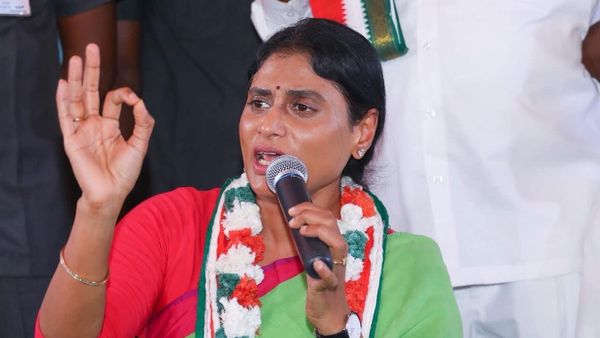 హైదరాబాద్ రాజధాని కొనసాగింపుపై వైఎస్ షర్మిల రియాక్షన్ ఇదే..!