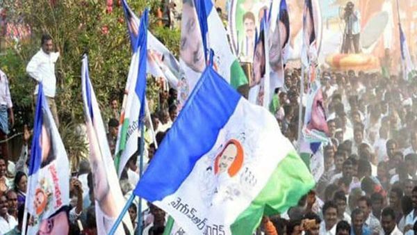 సీనియర్ ఐఎఎస్‌కు వైసీపీ కండువా: అసెంబ్లీ బరిలో..