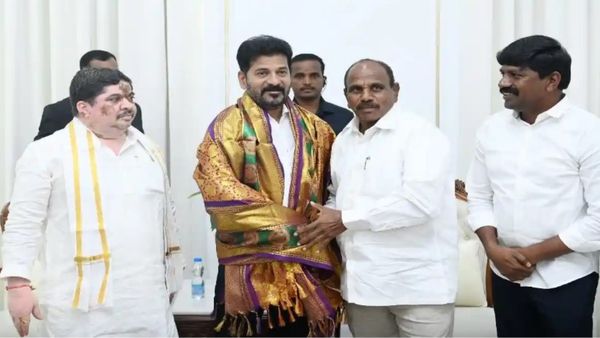 బీఆర్ఎస్ మరో షాక్: సీఎం రేవంత్ రెడ్డిని కలిసిన ఎమ్మెల్యే కాలే యాదయ్య