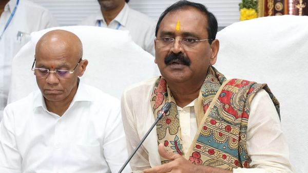 TTD: పాలక మండలి సభ్యుల దర్శనం కోటాపై పై కీలక నిర్ణయం..!!