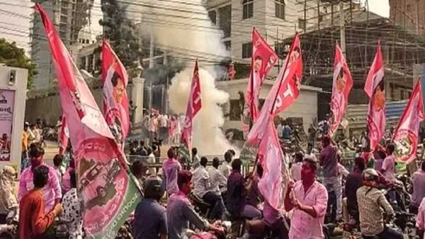 BRS: బీఆర్ఎస్ కు మరో షాక్.. పార్టీ వీడే యోచనలో కీలక నేత..!