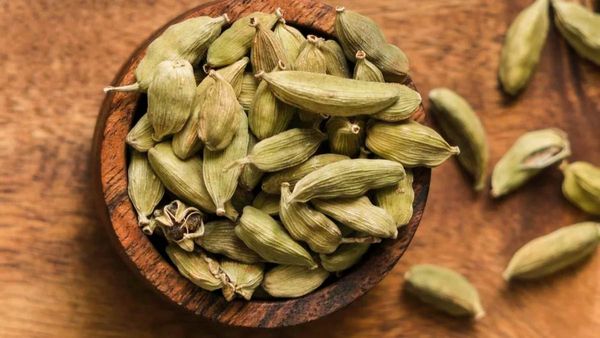 Health tips: ఆ అనారోగ్య సమస్యలుంటే యాలుకలు తినకూడదు.. డేంజర్!!