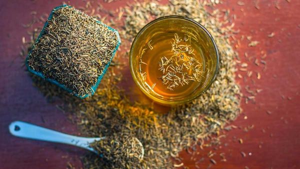 పరగడుపున జీలకర్ర నీళ్ళు తాగితే మీ శరీరంలో జరిగే అద్భుతాలు తెలుసా!!