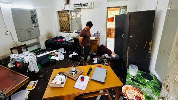 Gujarat: గుజరాత్ యూనివర్శిటీ హాస్టల్‌పై దాడి.. అంతర్జాతీయ విద్యార్థులకు గాయాలు..