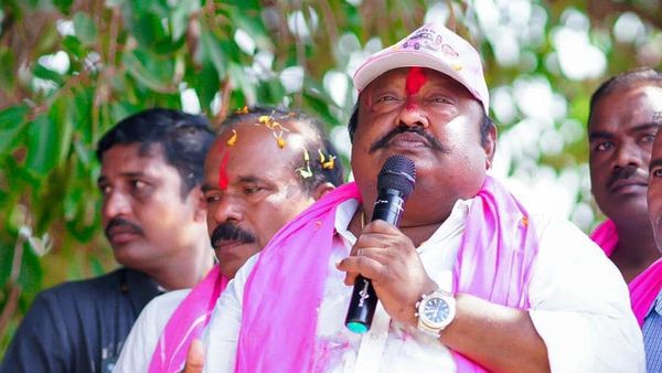 Gangula Kamalakar: మాజీ మంత్రి గంగుల అనుచరుడికి ప్రభుత్వ జీతం..!