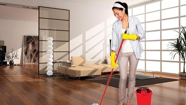 Vastu tips: లక్ష్మీకటాక్షం కోసం ఉదయం చీపురుతో ఇల్లు ఊడ్చేటప్పుడు ఈ పనులు చెయ్యండి!!