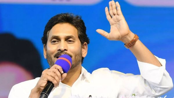 ఉభయ గోదావరి జిల్లాల్లో జగన్‌దే హవా