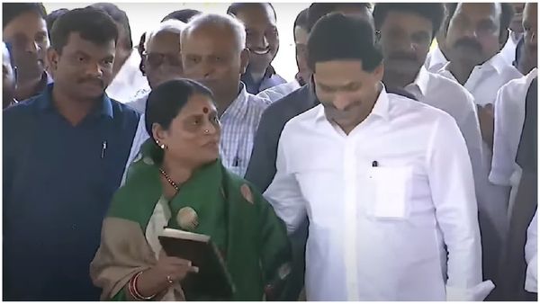 జగన్ యుద్ద భేరీ, తోడుగా తల్లి విజయమ్మ - గేమ్ షురూ..!!