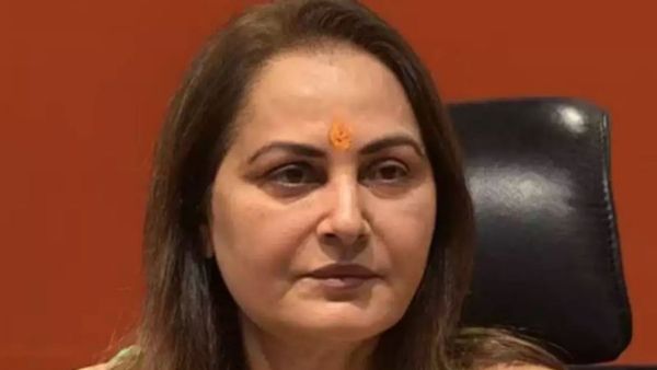 Jayaprada: లొంగిపోయిన జయప్రద.. ఇక జైలు జీవితమేనా..!