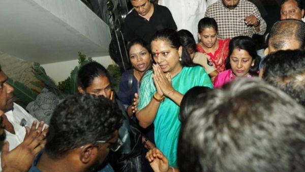 హోలీనాడు రోజంతా ఆ ఫోన్ల డేటా ముందుంచి కవిత విచారణ.. పట్టు బిగిస్తున్న ఈడీ!!