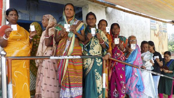 తెలంగాణలో మహిళా ఓటర్లే ఎక్కువ: 31 లక్షల ఓటర్లు ఉన్న అతిపెద్ద లోక్‌సభ సీటు అదే