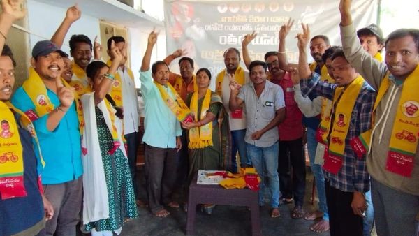 ఇరకాటంలో టిడిపి అభ్యర్థి - ఎన్నికల కోడ్ ఉల్లంఘన..!?