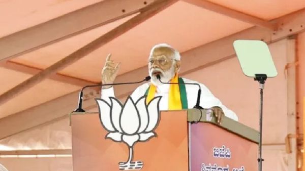 ఒక్క రాష్ట్రంలో ఐదు మంది సీఎంలు, ఎలా సాధ్యం అంటే ?, మీరే ఏటీఎం కార్డులు, మోదీ ఫైర్ !