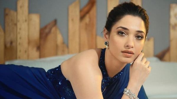 తమన్నాను లాగిపెట్టి కొట్టిన డైరెక్టర్?