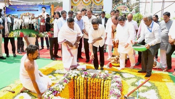 ఉత్తర తెలంగాణకు రాజమార్గం: ఎలివేటెడ్ కారిడార్‌కు సీఎం రేవంత్ భూమి పూజ