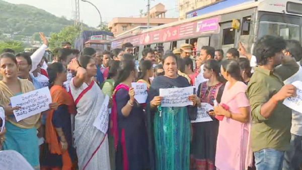 ఏపీలో వాలంటీర్ల మూకుమ్మడి రాజీనామాలు..!