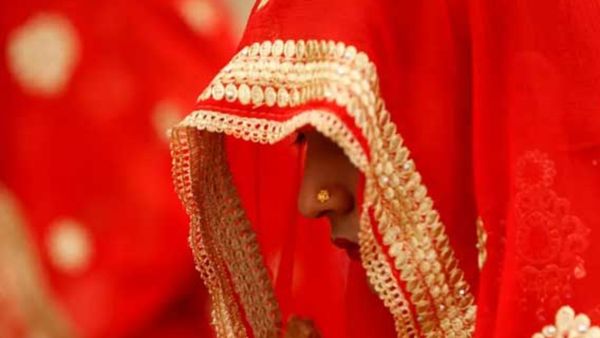 ఐటీ హబ్ లో కార్పోరేట్ కంపెనీలో ఉద్యోగం, మేడమ్ కు పెళ్లికాలేదని ఏం చేశారంటే ?, గ్రహదోషం !