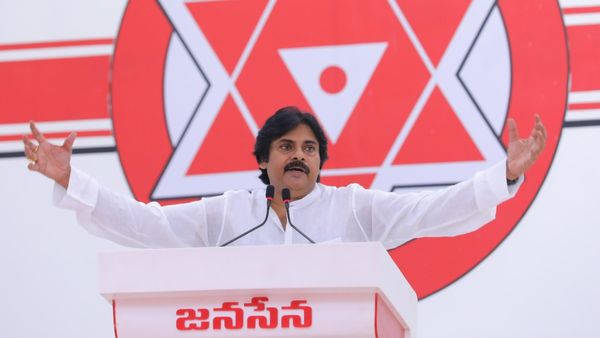 లోక్‌సభకు పోటీ చేయడంపై తేల్చేసిన పవన్: పిఠాపురం కాబోయే ఎమ్మెల్యేను నేనే