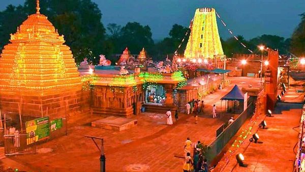 మహాశివరాత్రి 2024: శోభాయమానంగా ముస్తాబైన శ్రీశైలం; మల్లన్న భక్తులకు శుభవార్త!!